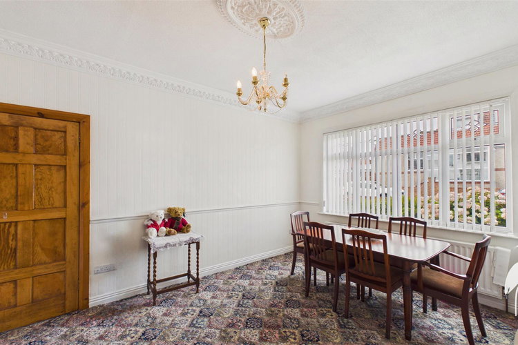 Dining Room - Picture 5 of 38