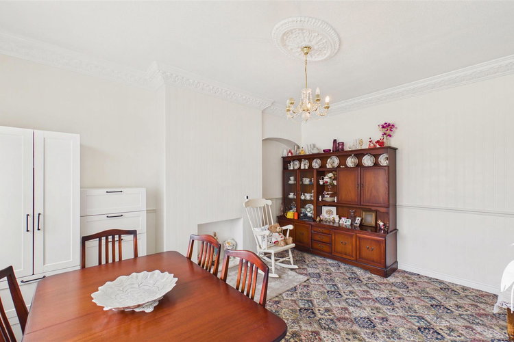 Dining Room - Picture 6 of 38