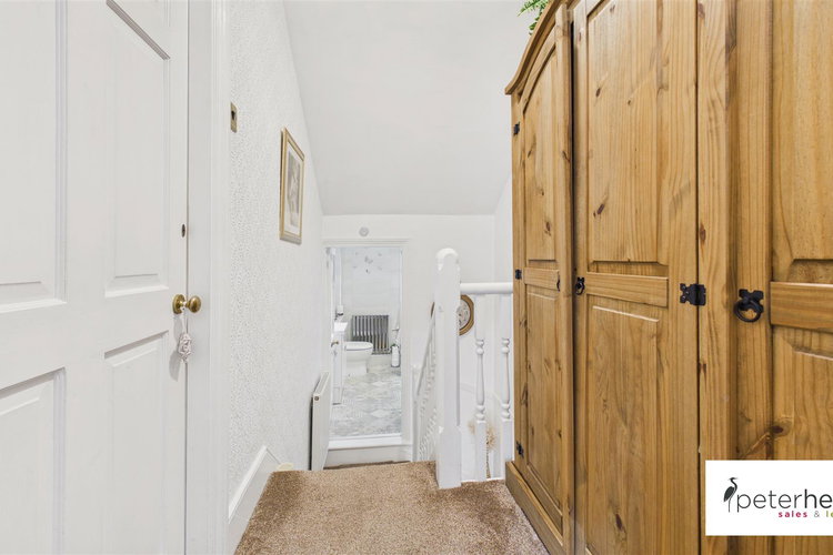 First Floor Landing - Picture 18 of 20