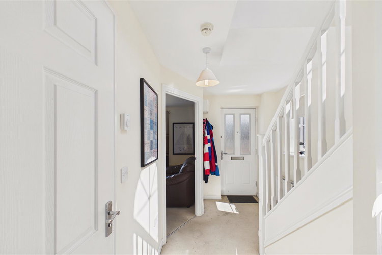 Entrance Hall - Picture 12 of 28