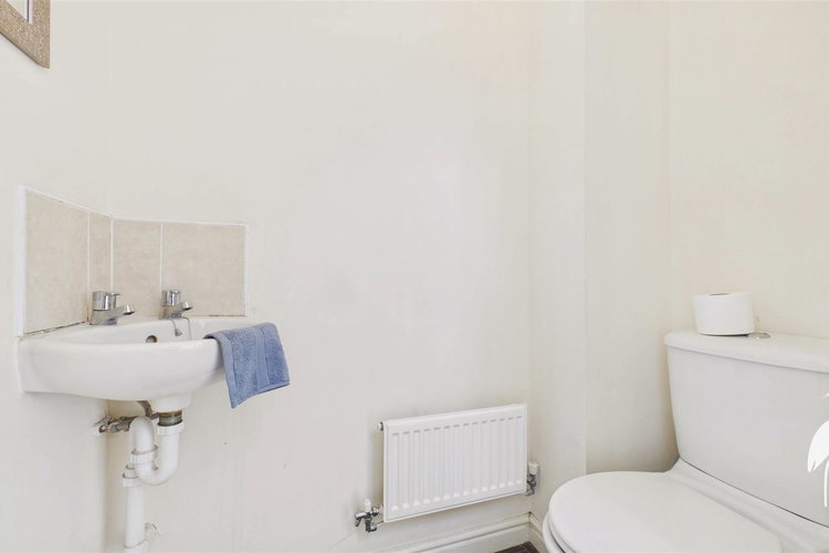 Cloakroom/WC - Picture 10 of 28
