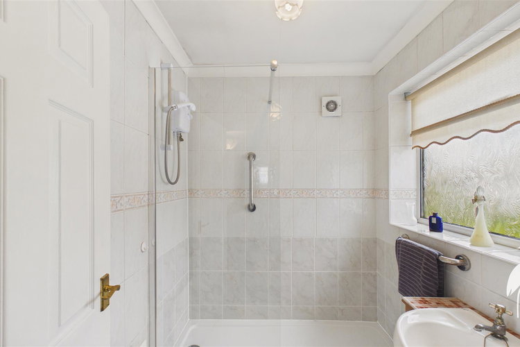 Shower Room - Picture 22 of 28