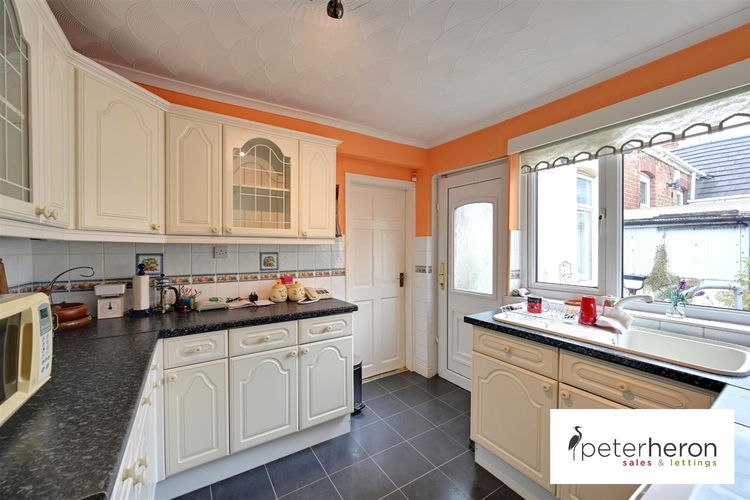 Kitchen - Picture 6 of 15