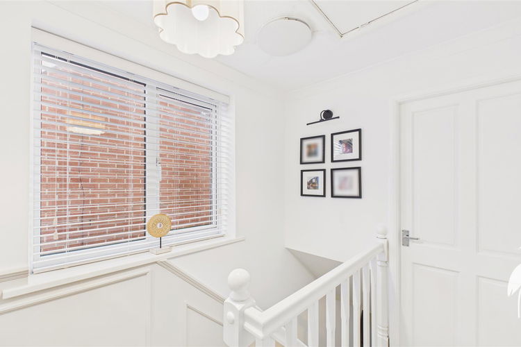 First Floor Landing - Picture 11 of 22