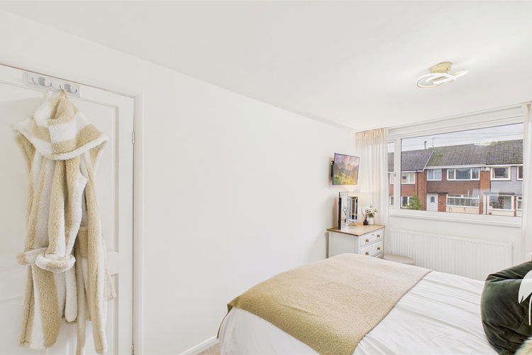 Bedroom 1 - Picture 13 of 22