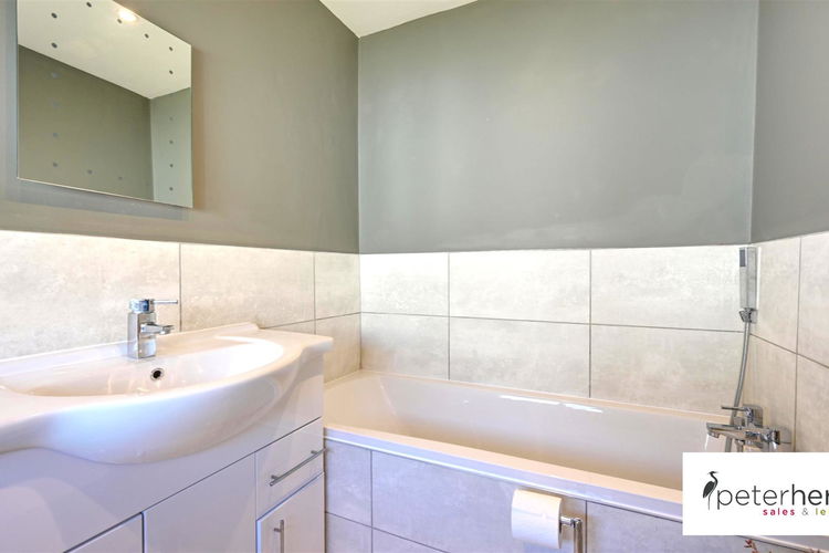 Bathroom - Picture 9 of 18