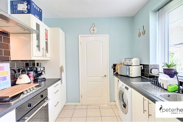 Kitchen - Picture 6 of 14