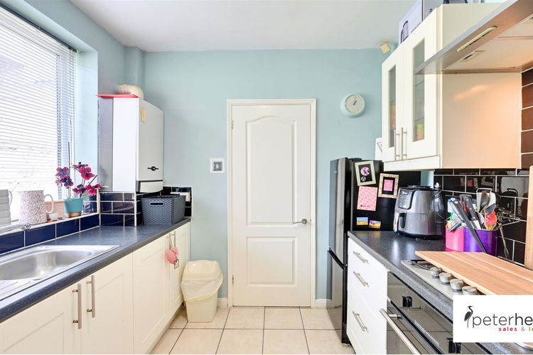 Kitchen - Picture 7 of 14