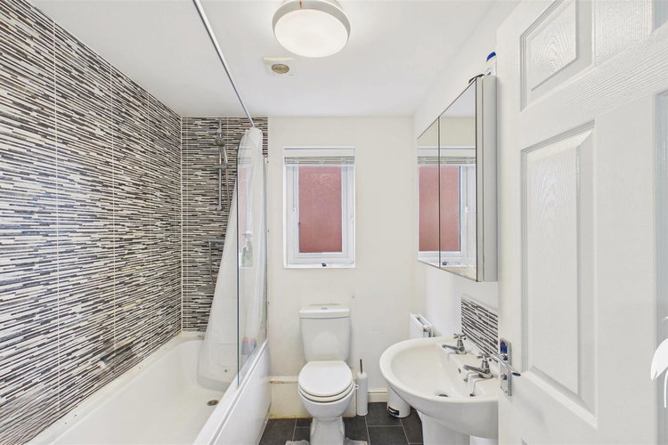 Bathroom - Picture 19 of 24