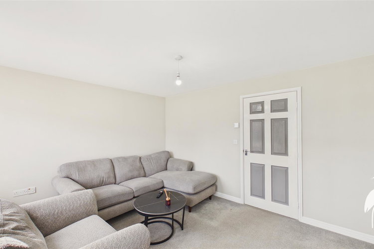 Lounge - Picture 4 of 24