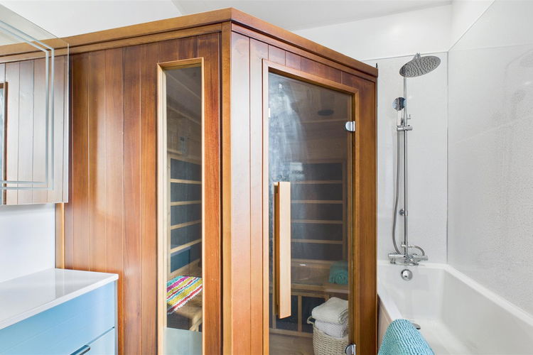 Bathroom - Picture 16 of 24