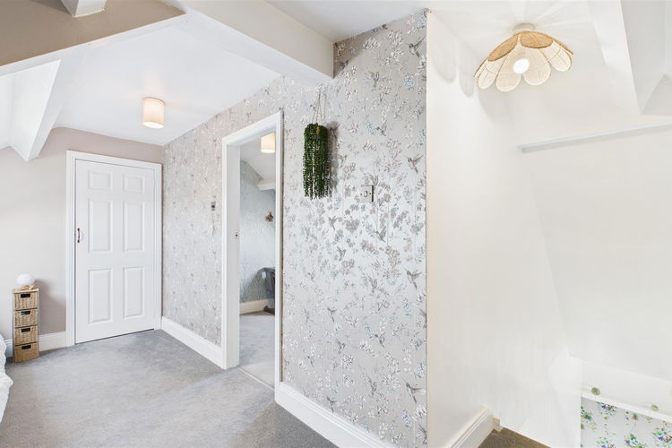 Landing/Study Area - Picture 21 of 24