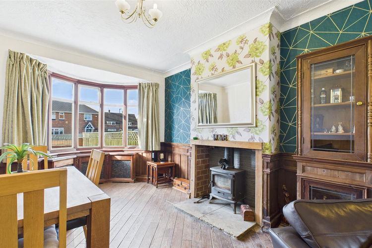 Lounge - Picture 5 of 24