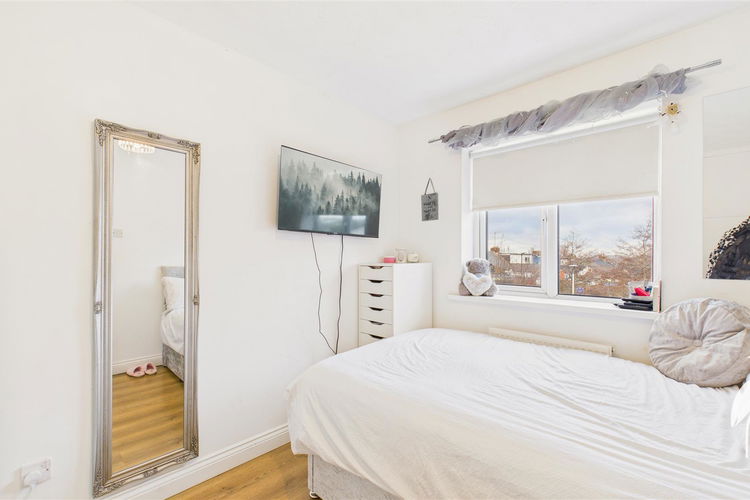 Bedroom 2 - Picture 12 of 21