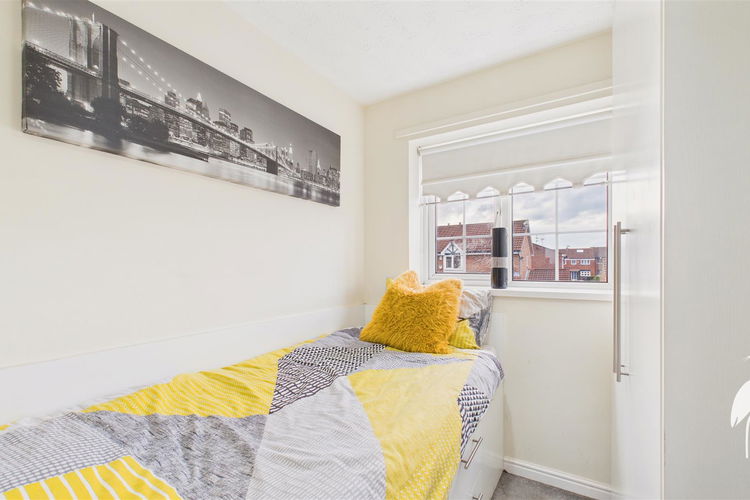 Bedroom 3 - Picture 14 of 21