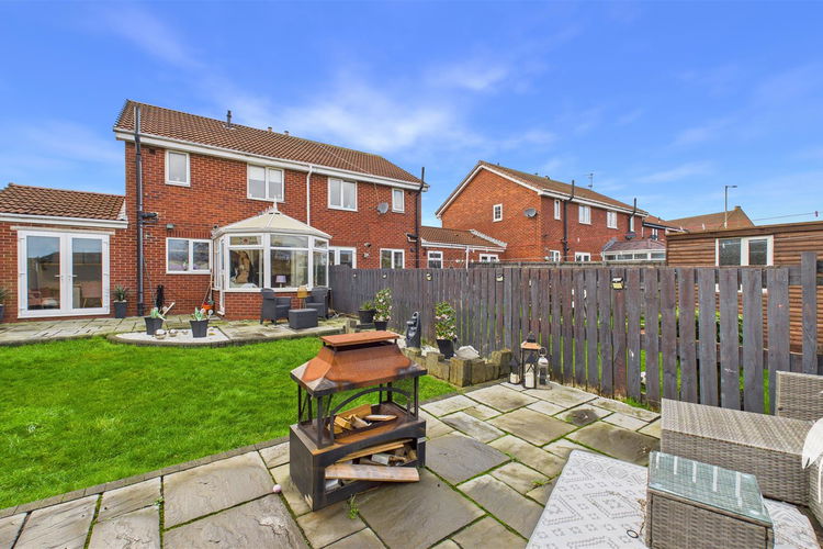 Outside - Picture 19 of 21