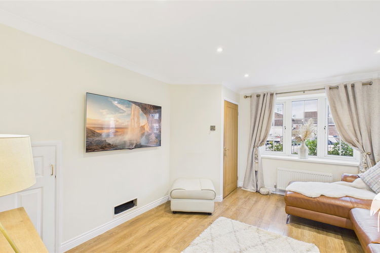 Lounge/Dining Room - Picture 3 of 21