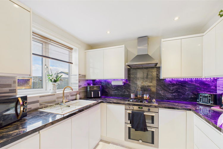 Kitchen - Picture 6 of 21