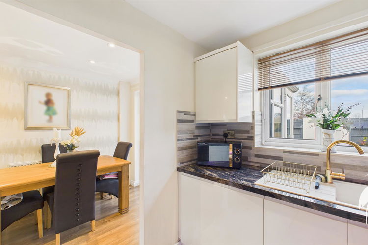 Kitchen - Picture 7 of 21