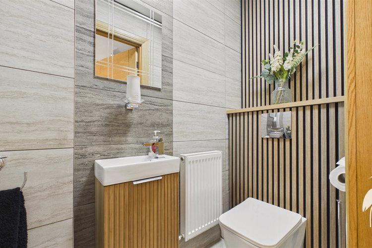 Cloakroom/WC - Picture 16 of 37