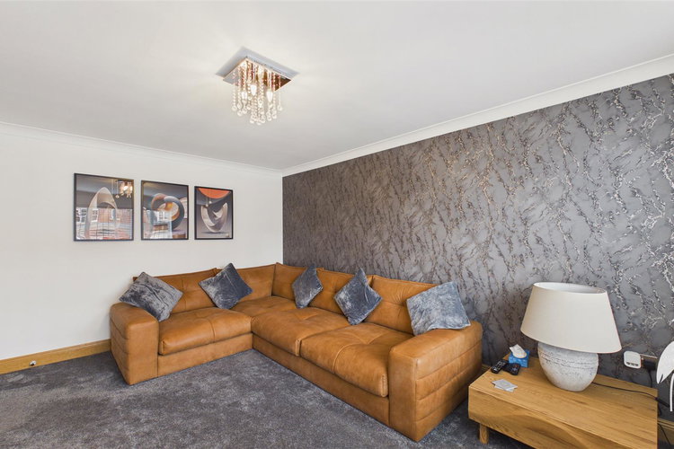 Lounge - Picture 4 of 37