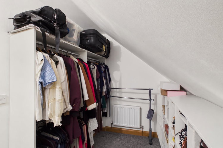 En Suite Dressing Room - Picture 27 of 37