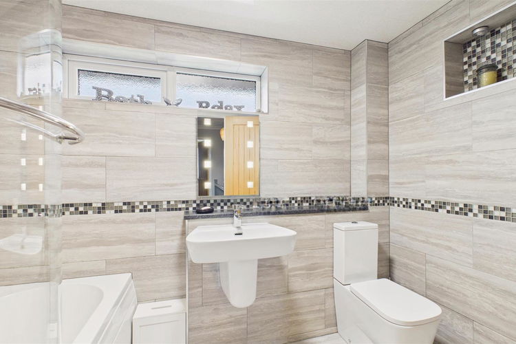 Bathroom - Picture 19 of 23