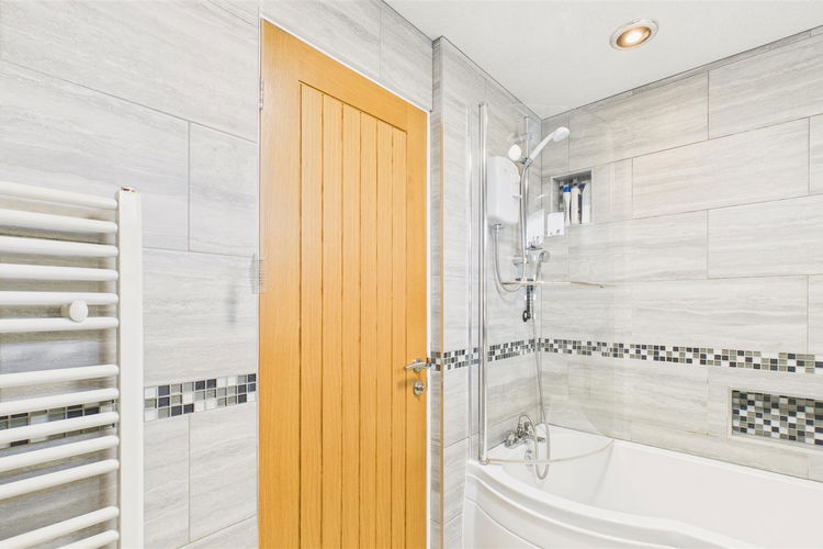 Bathroom - Picture 20 of 23