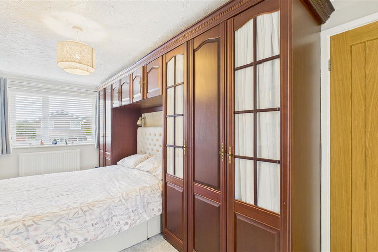 Bedroom 1 - Picture 10 of 23