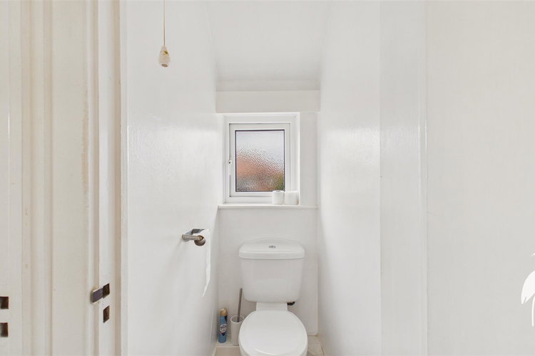 Separate WC - Picture 21 of 25