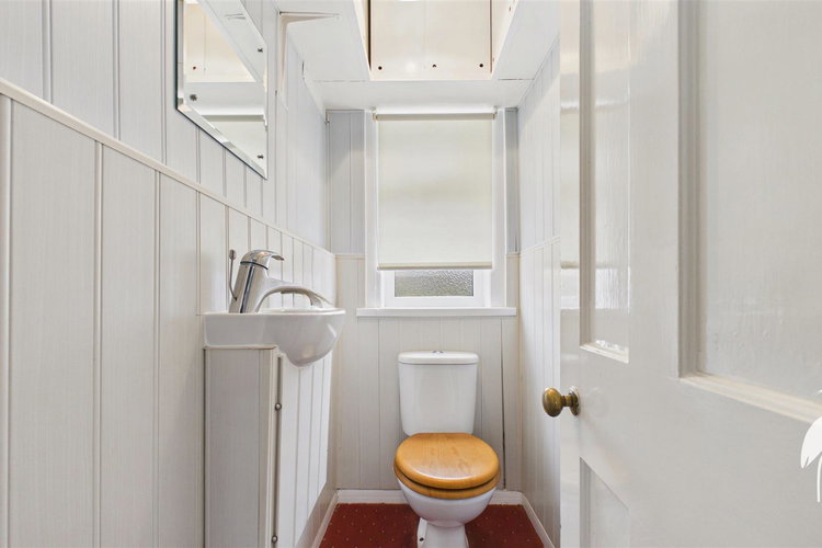 Cloakroom/WC - Picture 13 of 38