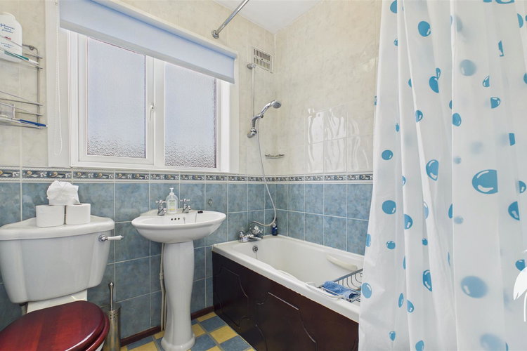 Bathroom - Picture 29 of 38