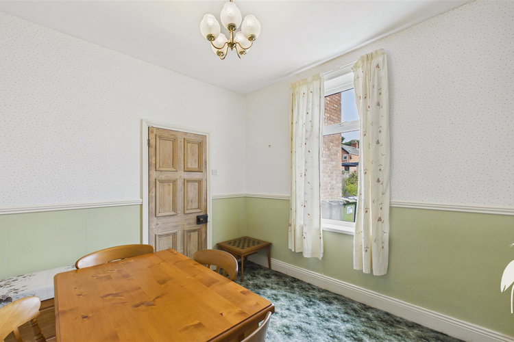 Dining Room - Picture 6 of 38