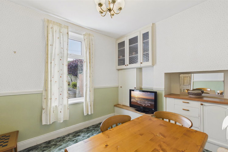 Dining Room - Picture 7 of 38