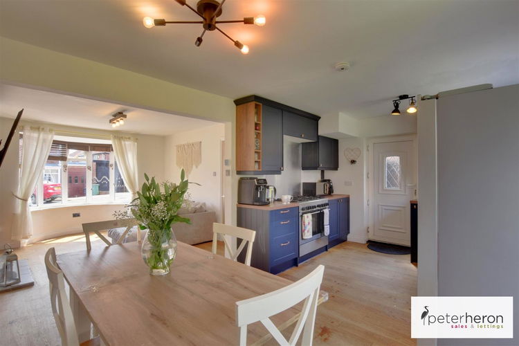 Dining Kitchen - Picture 4 of 19