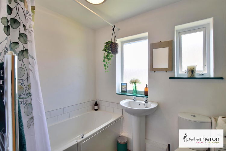 Bathroom - Picture 16 of 19