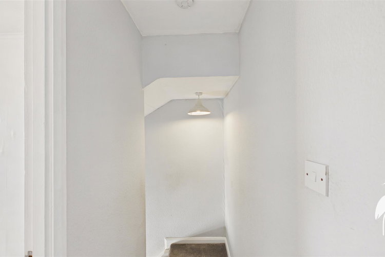 First Floor Landing - Picture 11 of 17