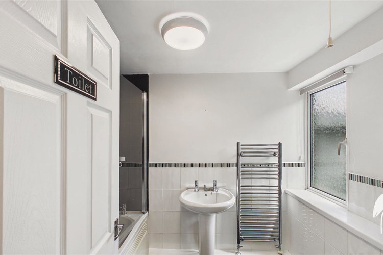 Bathroom - Picture 9 of 17