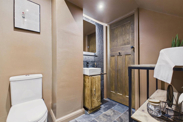 Shower Room - Picture 19 of 56