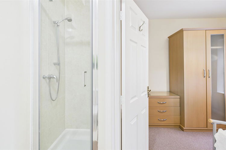 En Suite Showerrom - Picture 12 of 18