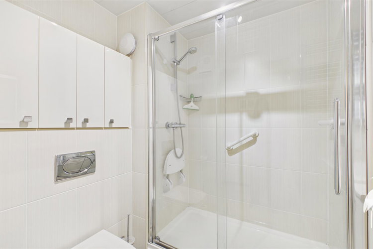Showerroom - Picture 16 of 27