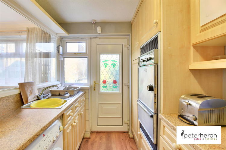 Kitchen - Picture 7 of 18