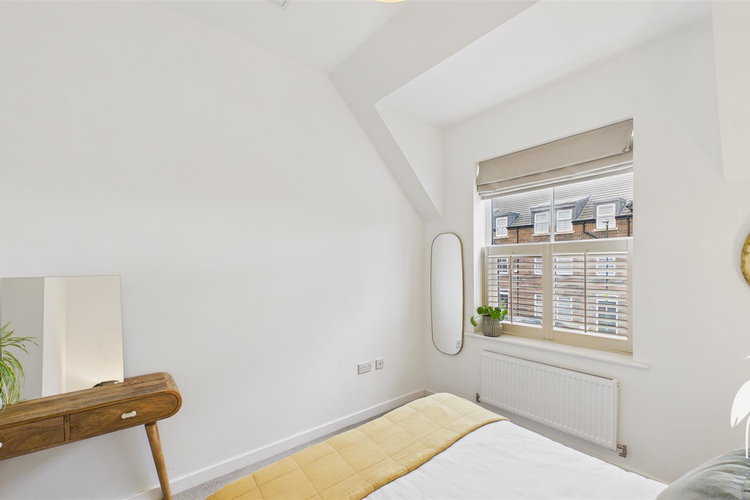 Bedroom 1 - Picture 13 of 21