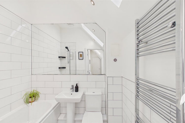 Bathroom - Picture 16 of 21