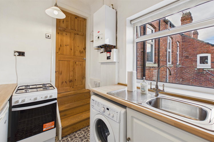 Kitchen - Picture 7 of 15