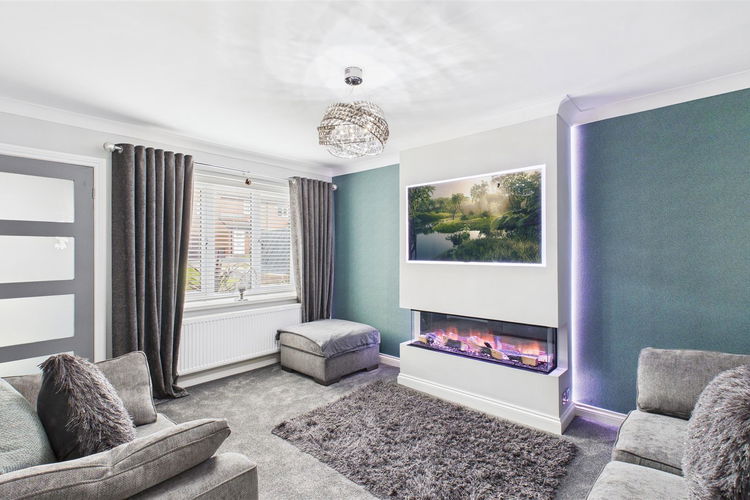 Lounge - Picture 2 of 22