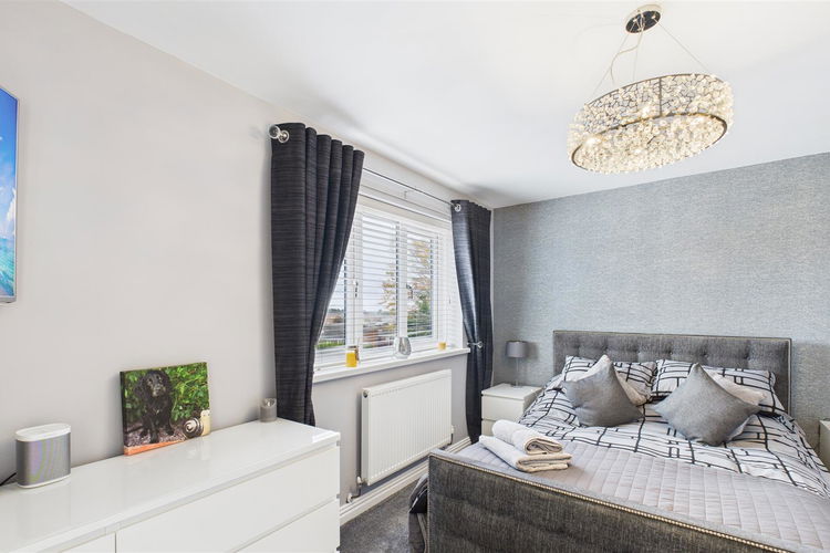 Bedroom 1 - Picture 11 of 22