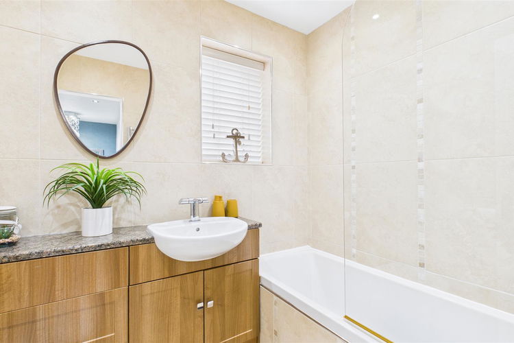 Bathroom - Picture 18 of 22