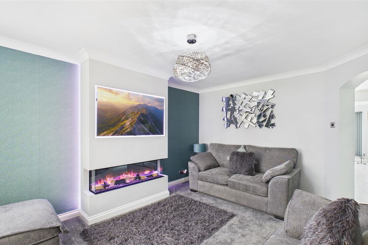 Lounge - Picture 3 of 22