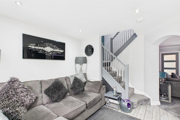 Lounge - Picture 4 of 22